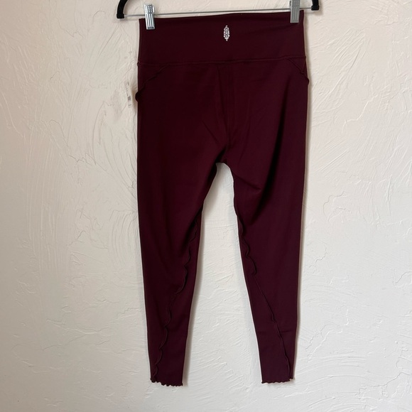 NWT Free People Movement high rise ruffle leggings fig jam size Medium - Picture 8 of 8